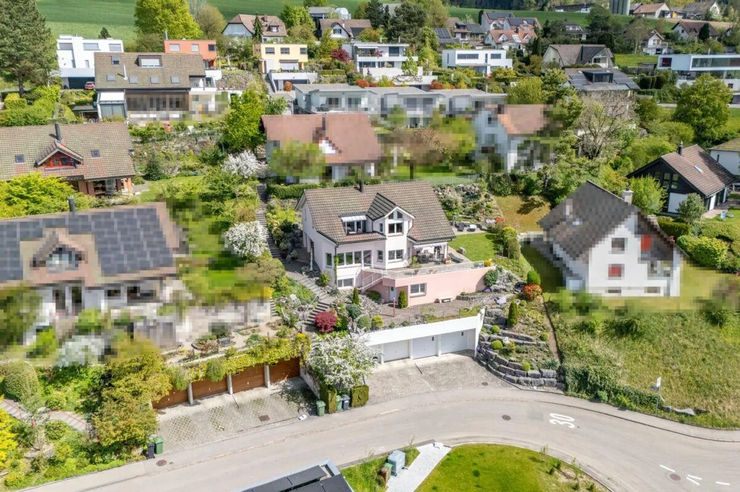 Vue panoramique de rêve rencontre qualité de vie - maison individuelle polyvalente en emplacement élevé - Photo 1 sur 16