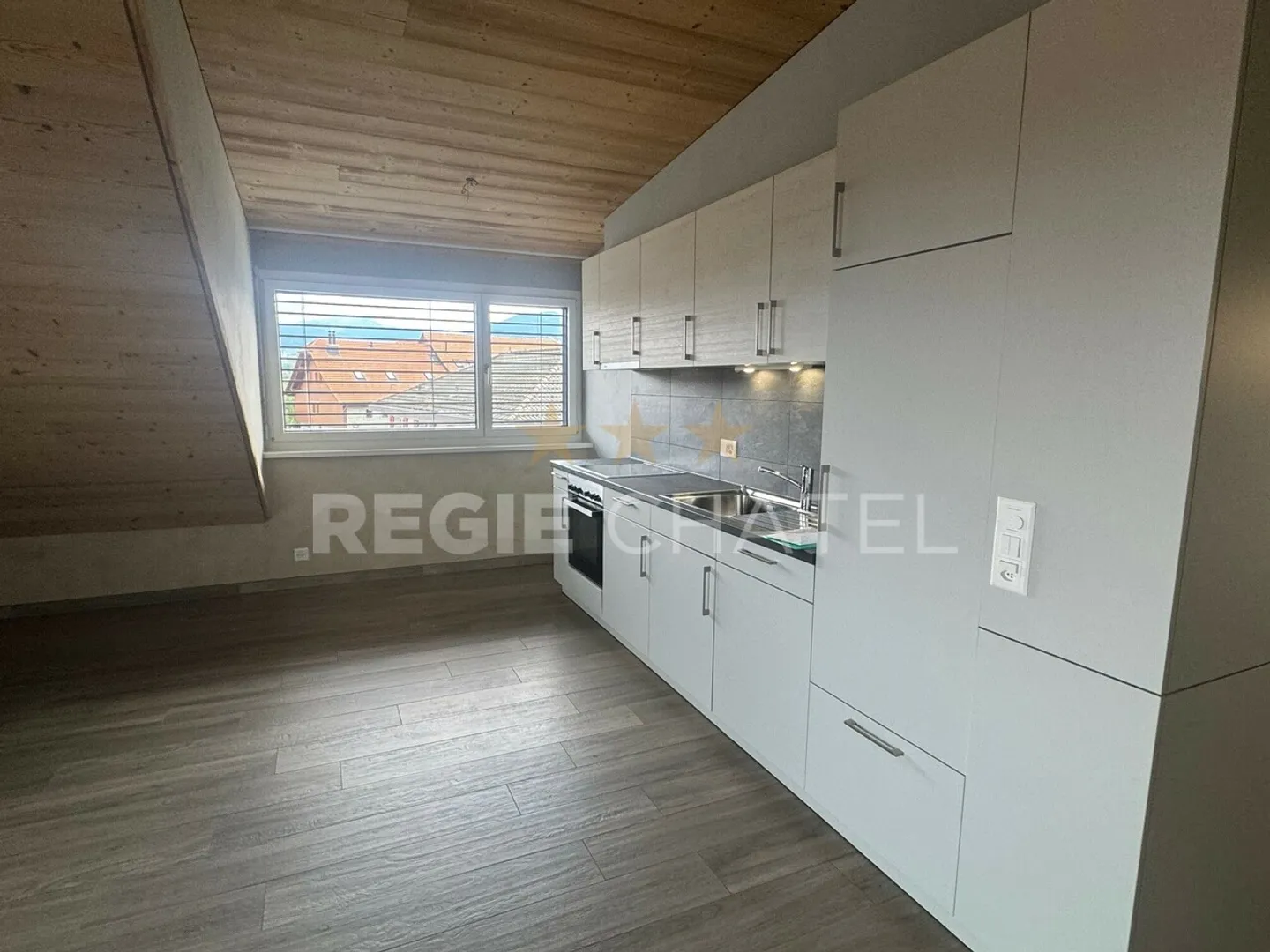 1-room apartment - Photo 1 of 6