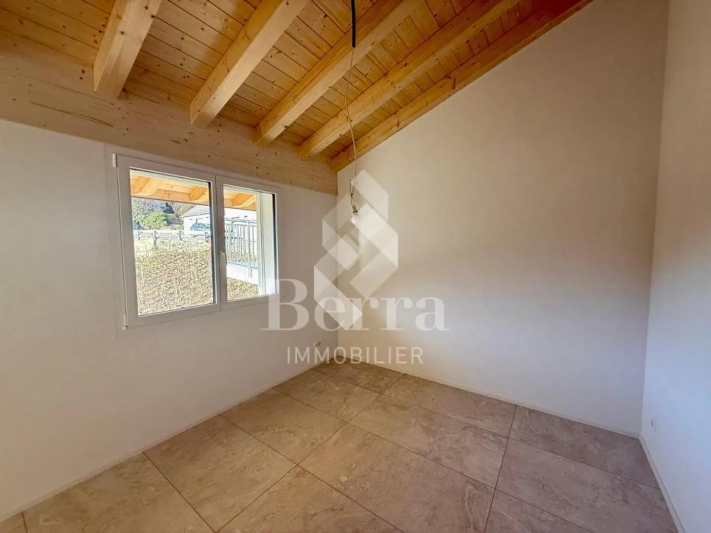 Piccola PPE nei vigneti, attico sotto il tetto - Foto 5 di 13