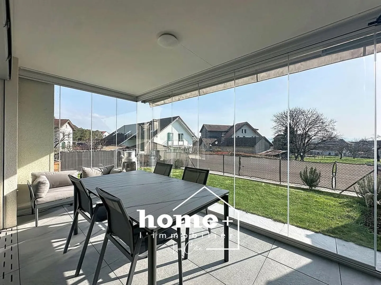 Charming Apartment with Garden - Photo 2 of 12