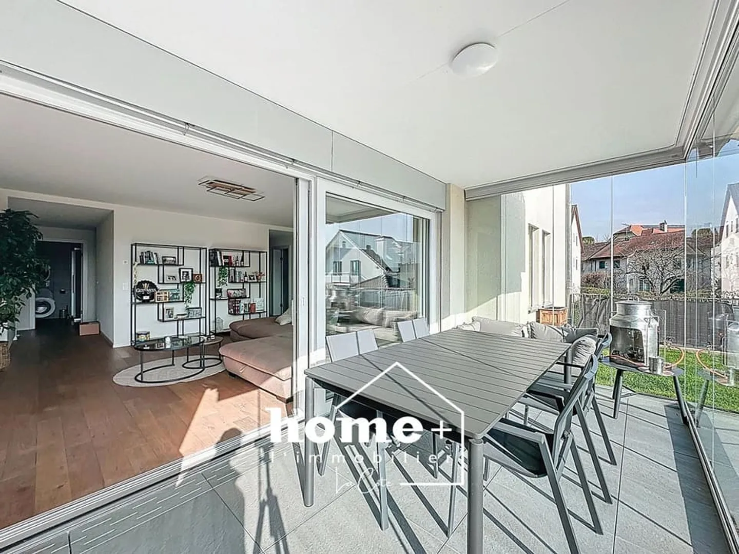 Charming Apartment with Garden - Photo 3 of 12