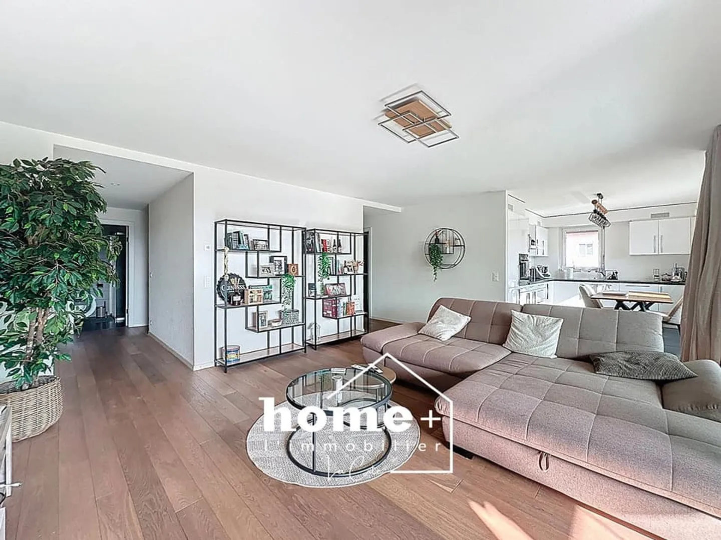 Charming Apartment with Garden - Photo 6 of 12