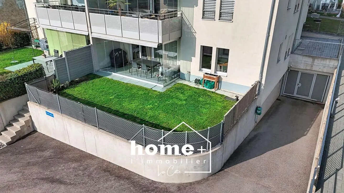 Charming Apartment with Garden - Photo 8 of 12