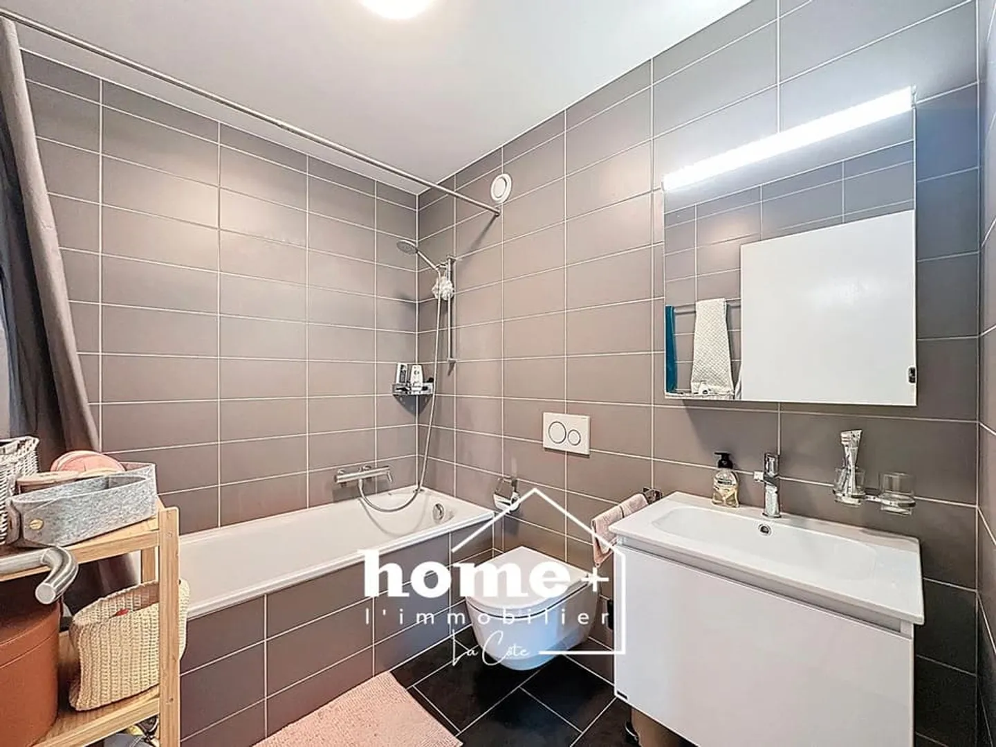 Charming Apartment with Garden - Photo 10 of 12