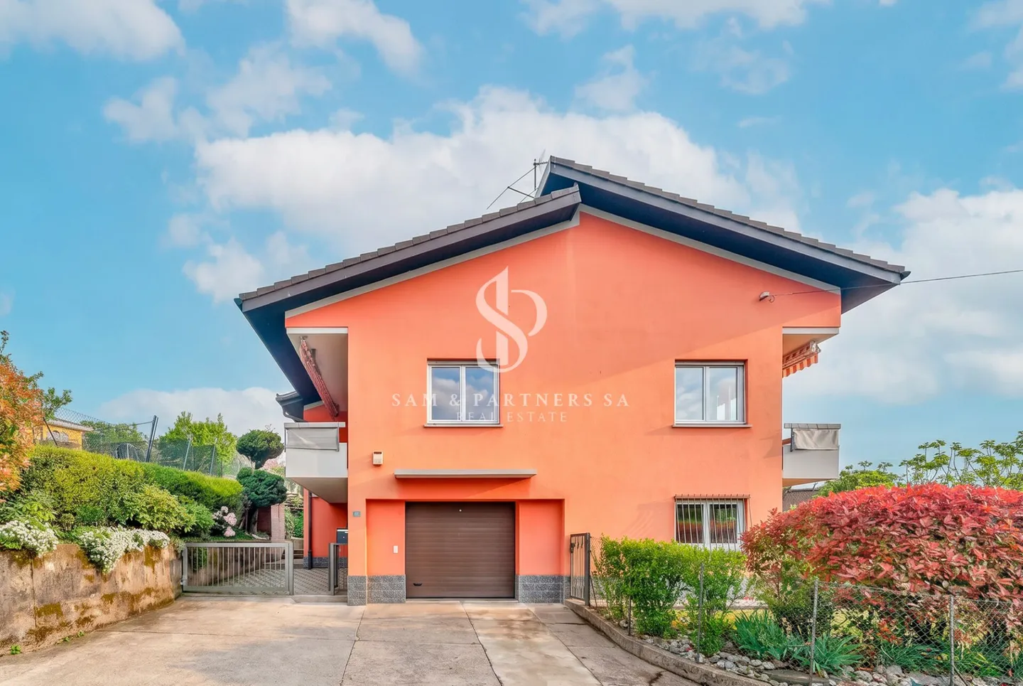 House with garden - Photo 1 of 10