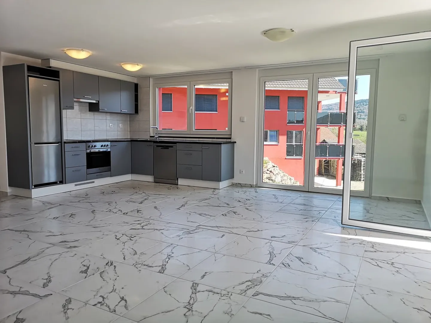 Appartamento moderno con giardino - Foto 11 di 17