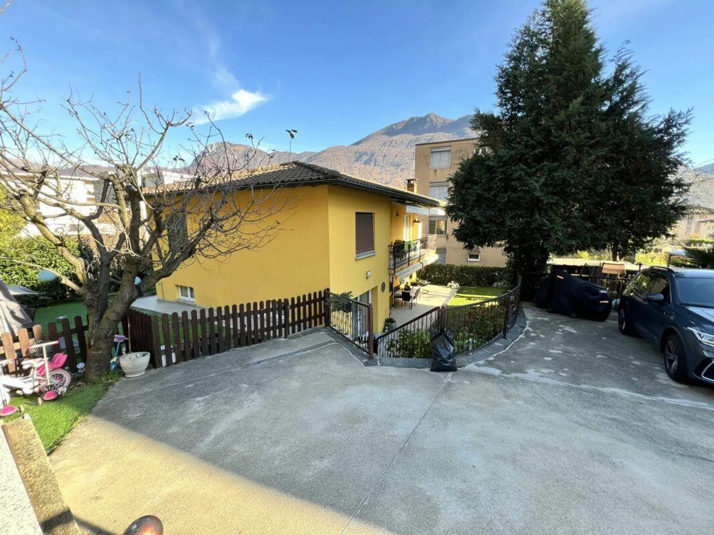 3,5 + 3,5 Zimmer Doppelhaushälfte mit Garten - Foto 3 von 28