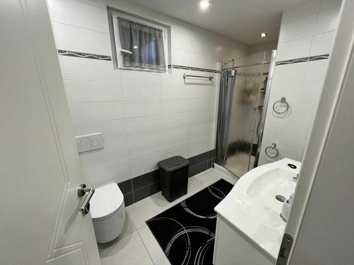 3,5 + 3,5 Zimmer Doppelhaushälfte mit Garten - Foto 10 von 28