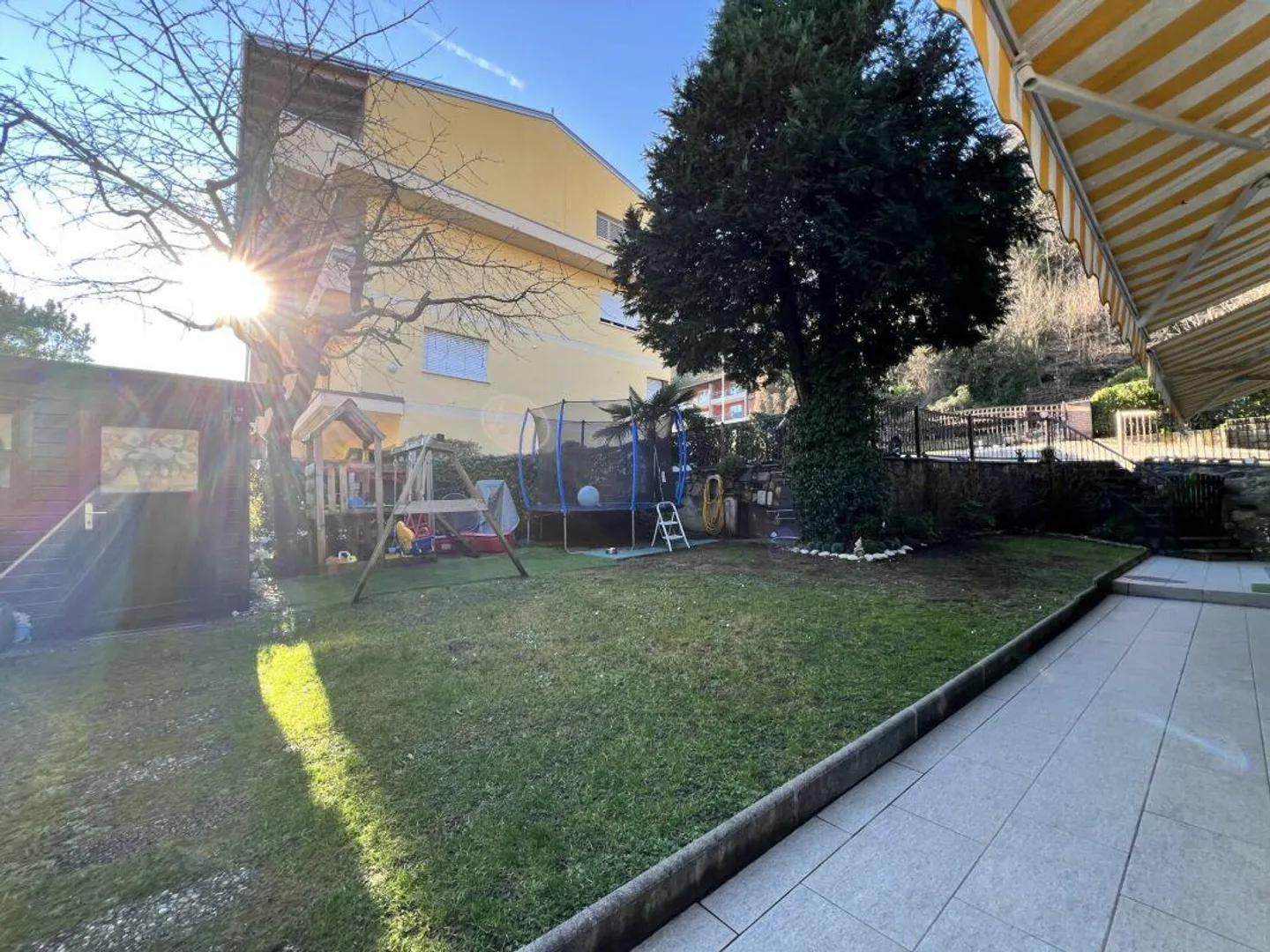 3,5 + 3,5 Zimmer Doppelhaushälfte mit Garten - Foto 26 von 28