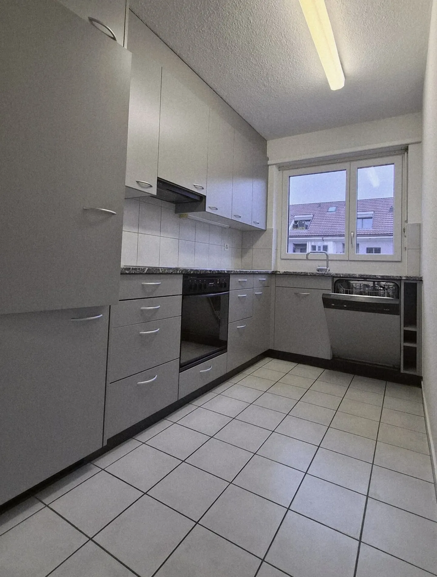 La tua nuova casa in una posizione centrale Appartamento 4 stanze con balcone - Foto 4 di 6