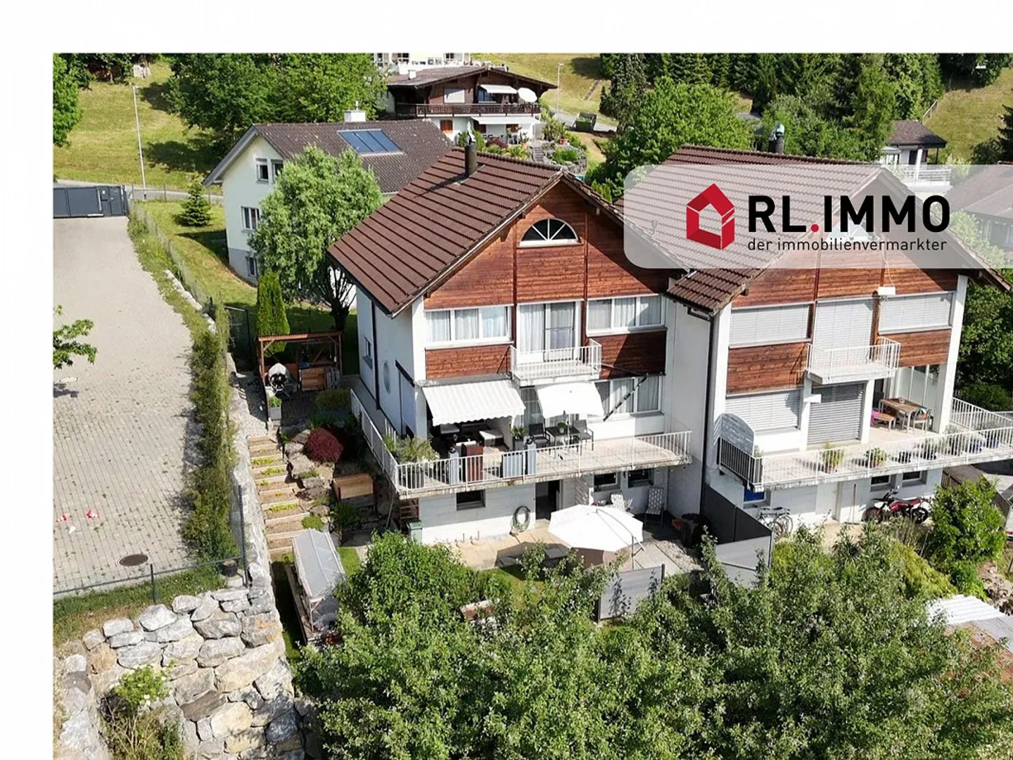 Exclusive 6.5 Room Semi-Detached House in a Quiet Location in Eichberg - Photo 1 of 8