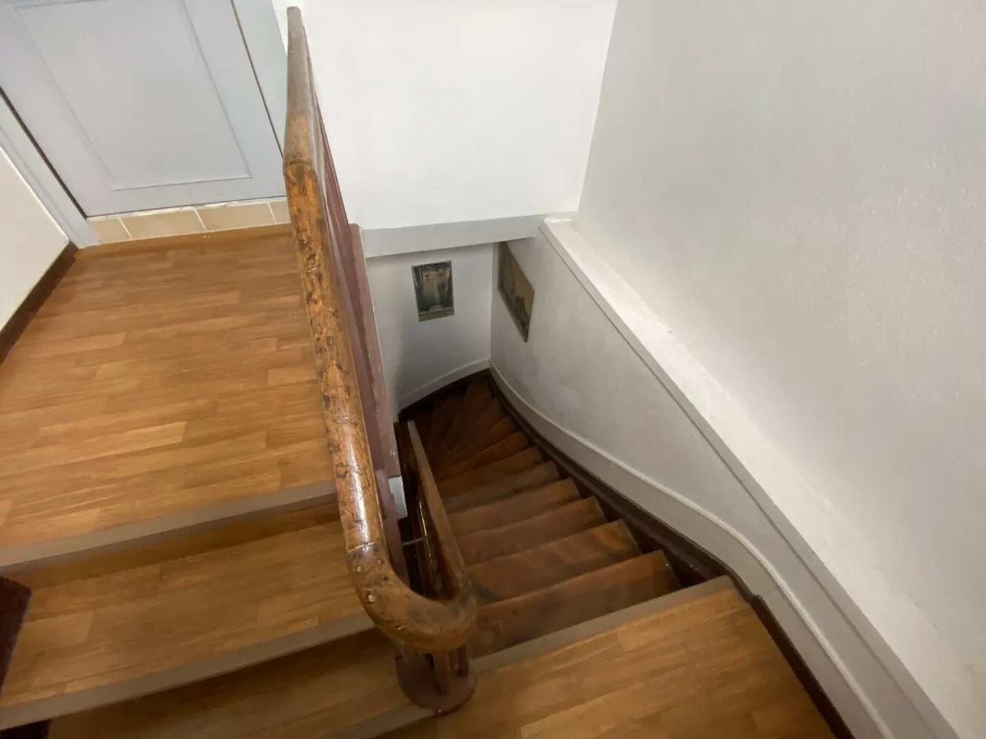 Edificio con 3 appartamenti con tetto completamente ristrutturato (2025) - Foto 7 di 23