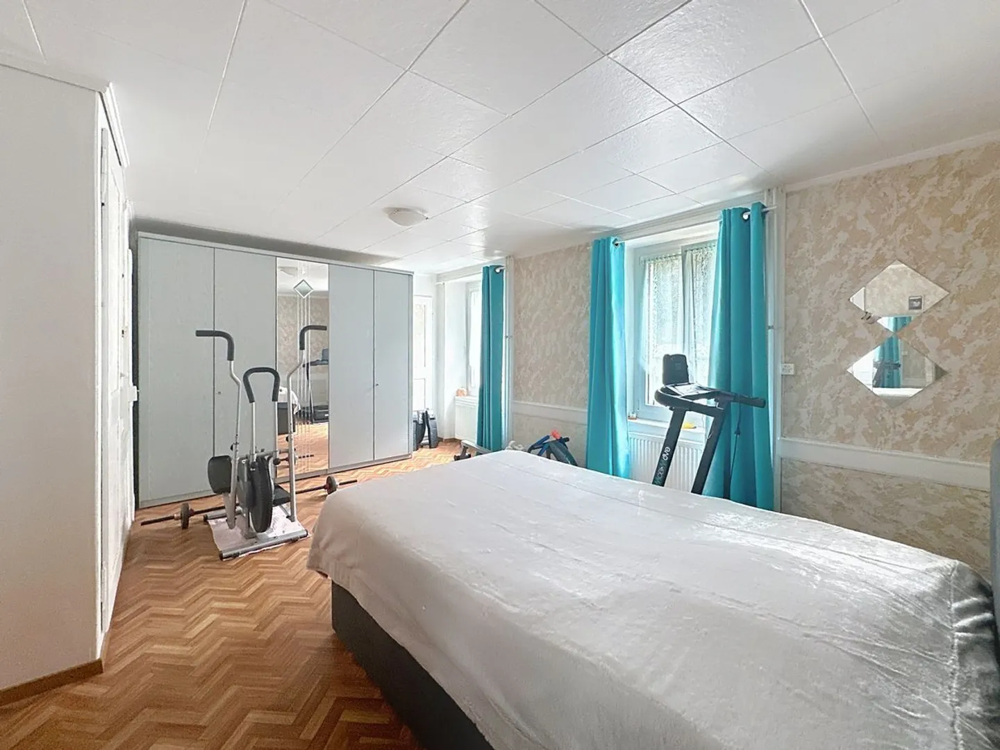 Una casa piena di potenziale a Buttes, ideale per vari progetti - Foto 5 di 13