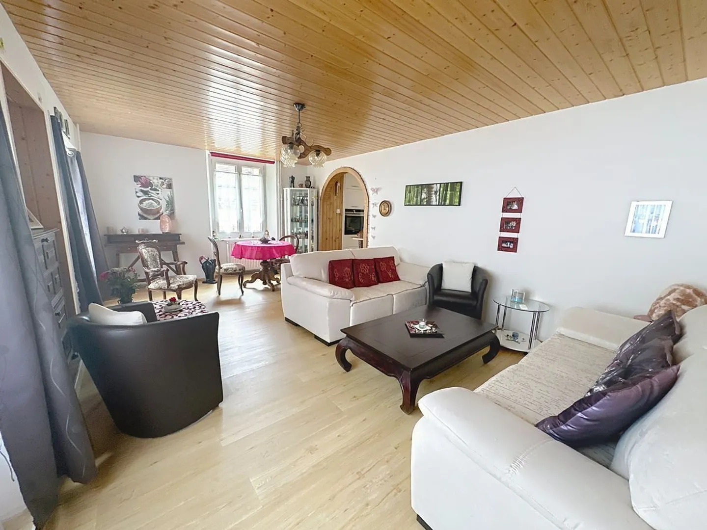 Una casa piena di potenziale a Buttes, ideale per vari progetti - Foto 8 di 13