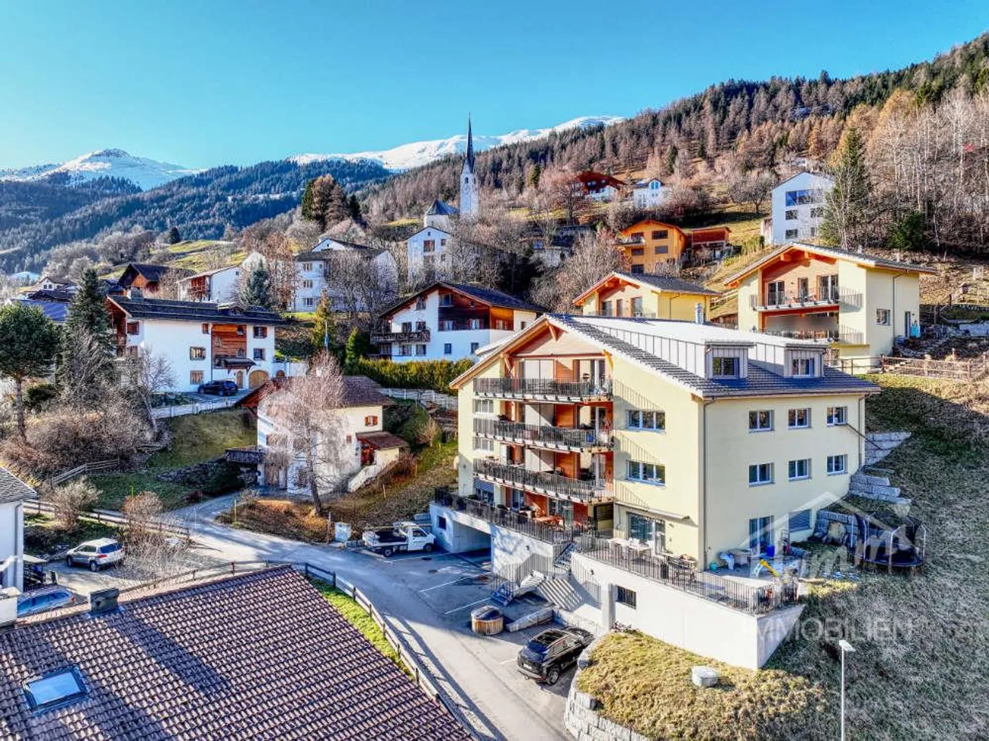 Spacious 4.5 Room Apartment with Beautiful View as Primary Residence - Photo 3 of 19