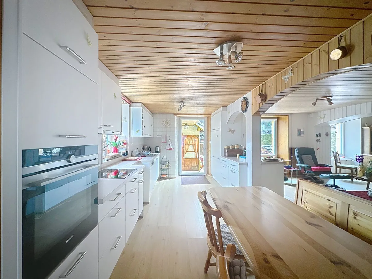 Una casa piena di potenziale a Buttes, ideale per vari progetti - Foto 9 di 13