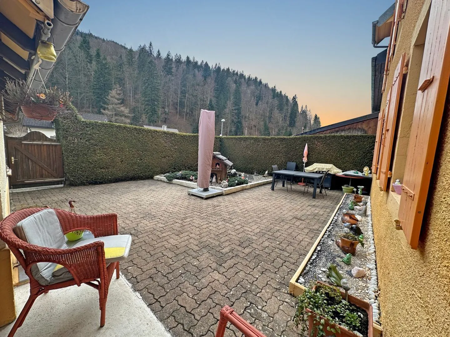 Una casa piena di potenziale a Buttes, ideale per vari progetti - Foto 13 di 13