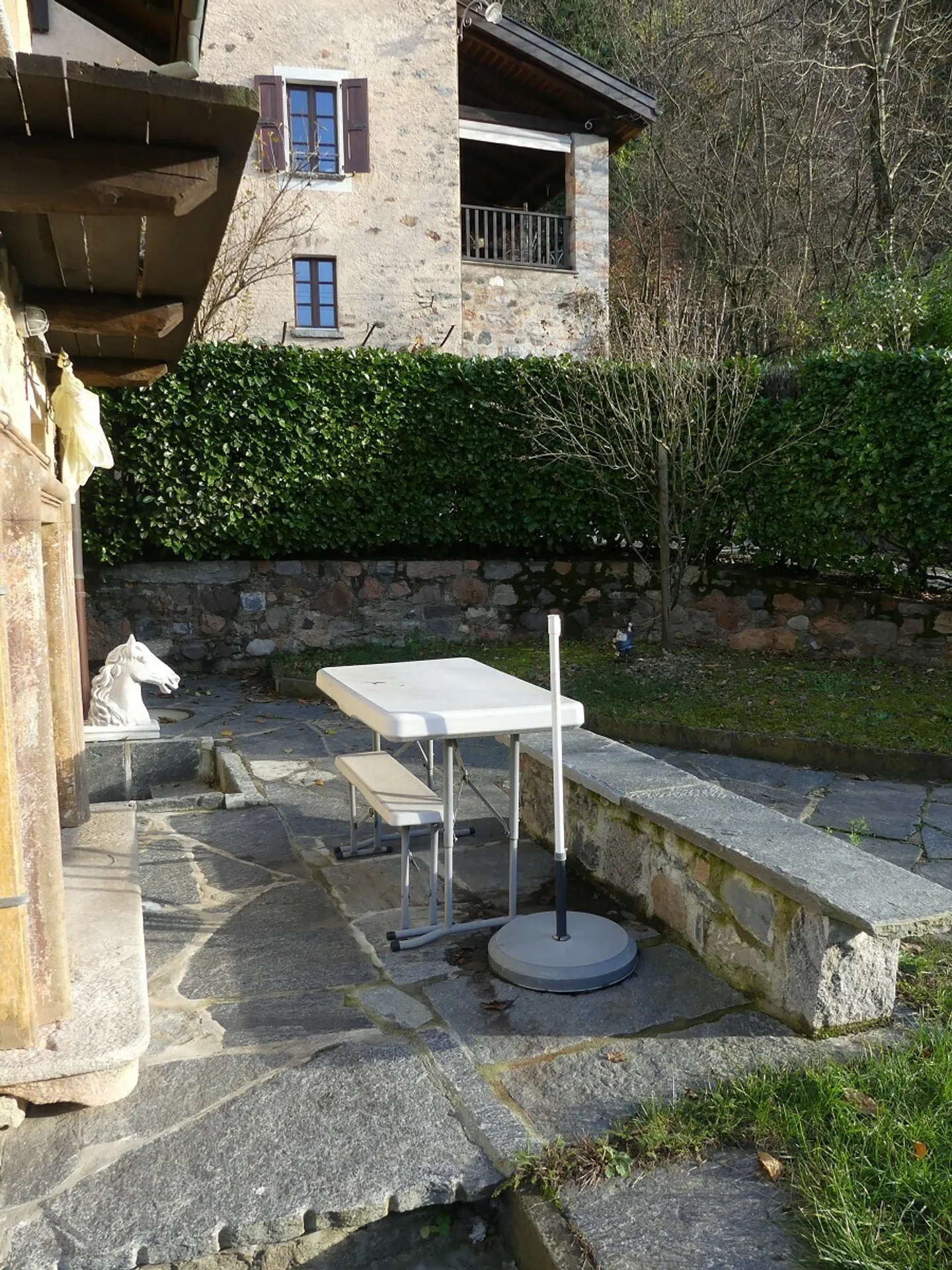 NUCLEO DI 3 CASE CON VIGNETO E MULINO DEL 1600 - Foto 6 di 15