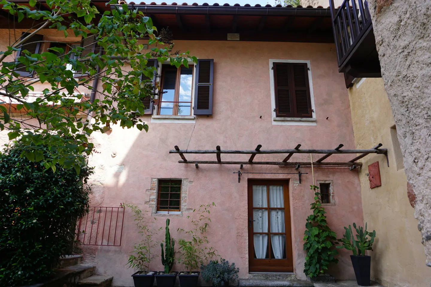 Casa singola in affitto - Foto 1 di 9