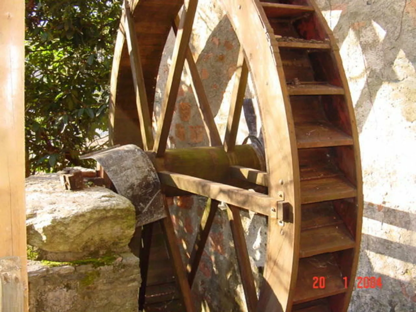 NUCLEO DI 3 CASE CON VIGNETO E MULINO DEL 1600 - Foto 12 di 15