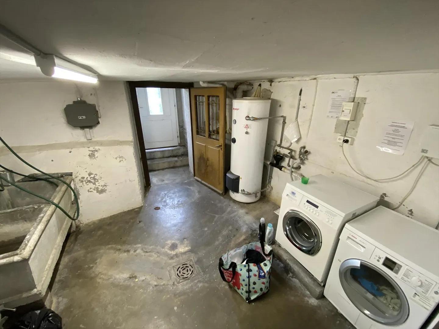 Edificio con 3 appartamenti con tetto completamente ristrutturato (2025) - Foto 16 di 23