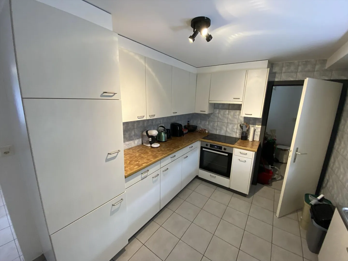 Edificio con 3 appartamenti con tetto completamente ristrutturato (2025) - Foto 15 di 23