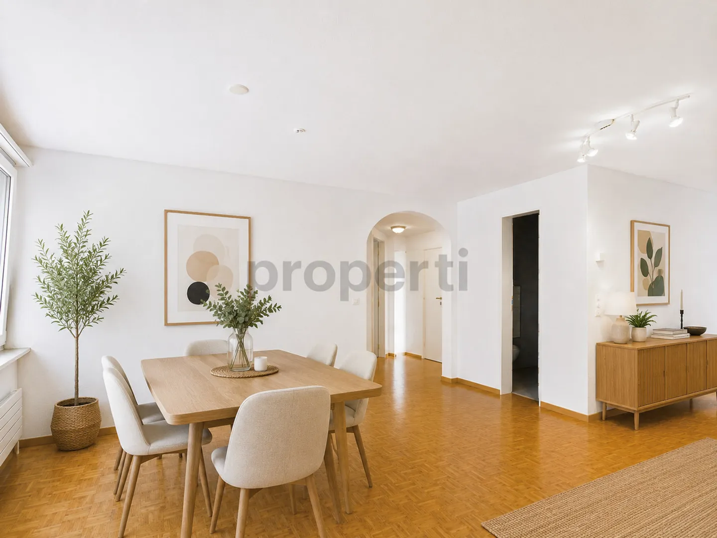 Appartamento ristrutturato di 4,5 stanze in una posizione tranquilla a St. Margarethen (TG) - Foto 6 di 13