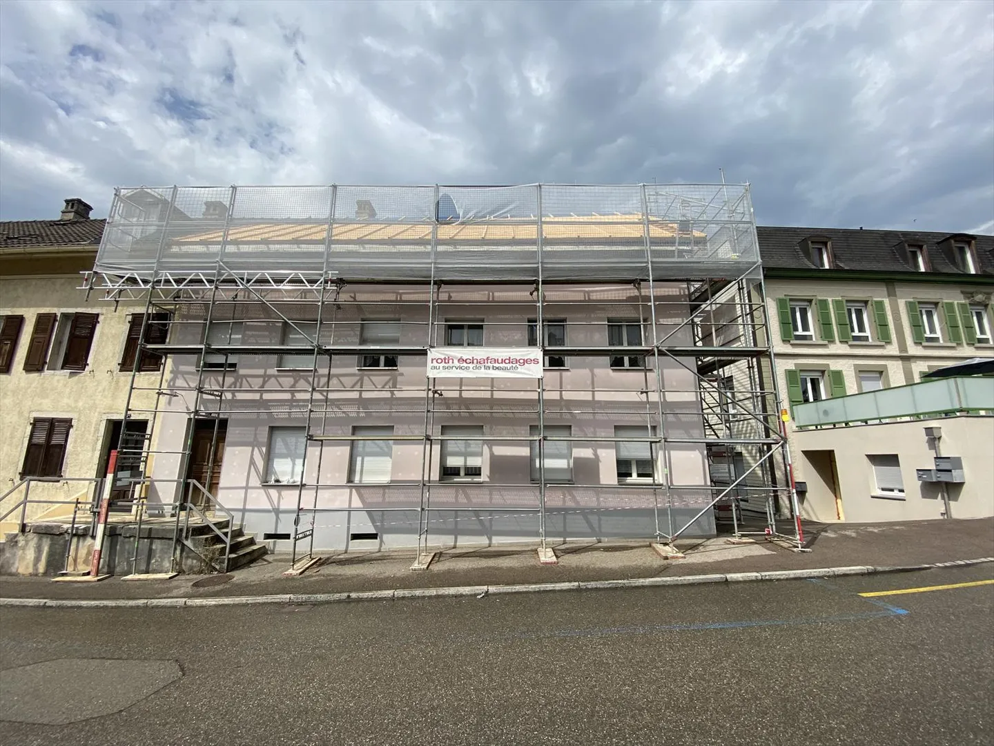 Edificio con 3 appartamenti con tetto completamente ristrutturato (2025) - Foto 19 di 23