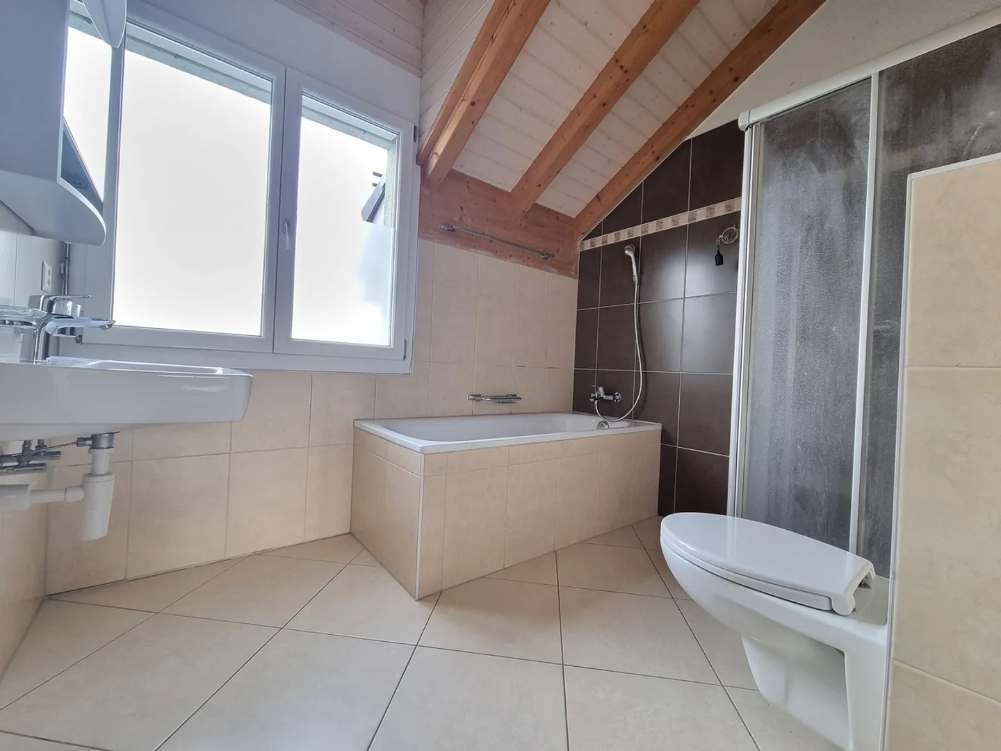 Single house for rent - Photo 10 of 17