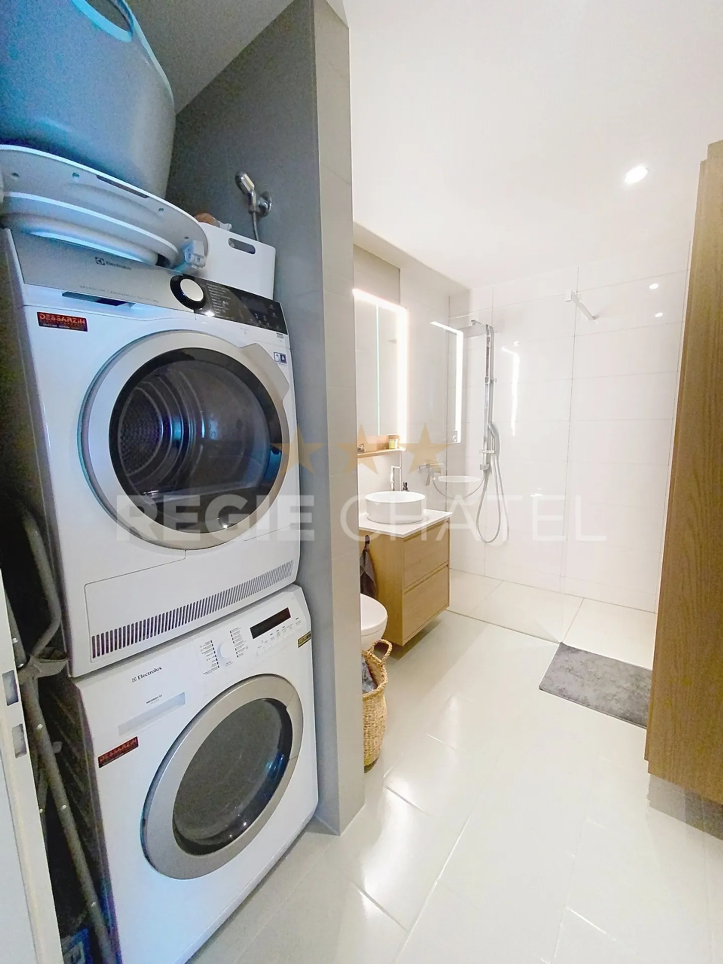 Magnificent 2.5 rooms with 50m2 terrace - Photo 8 of 10