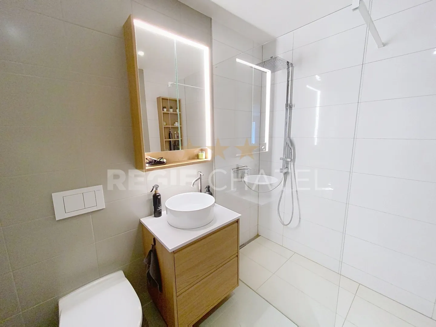 Magnificent 2.5 rooms with 50m2 terrace - Photo 9 of 10