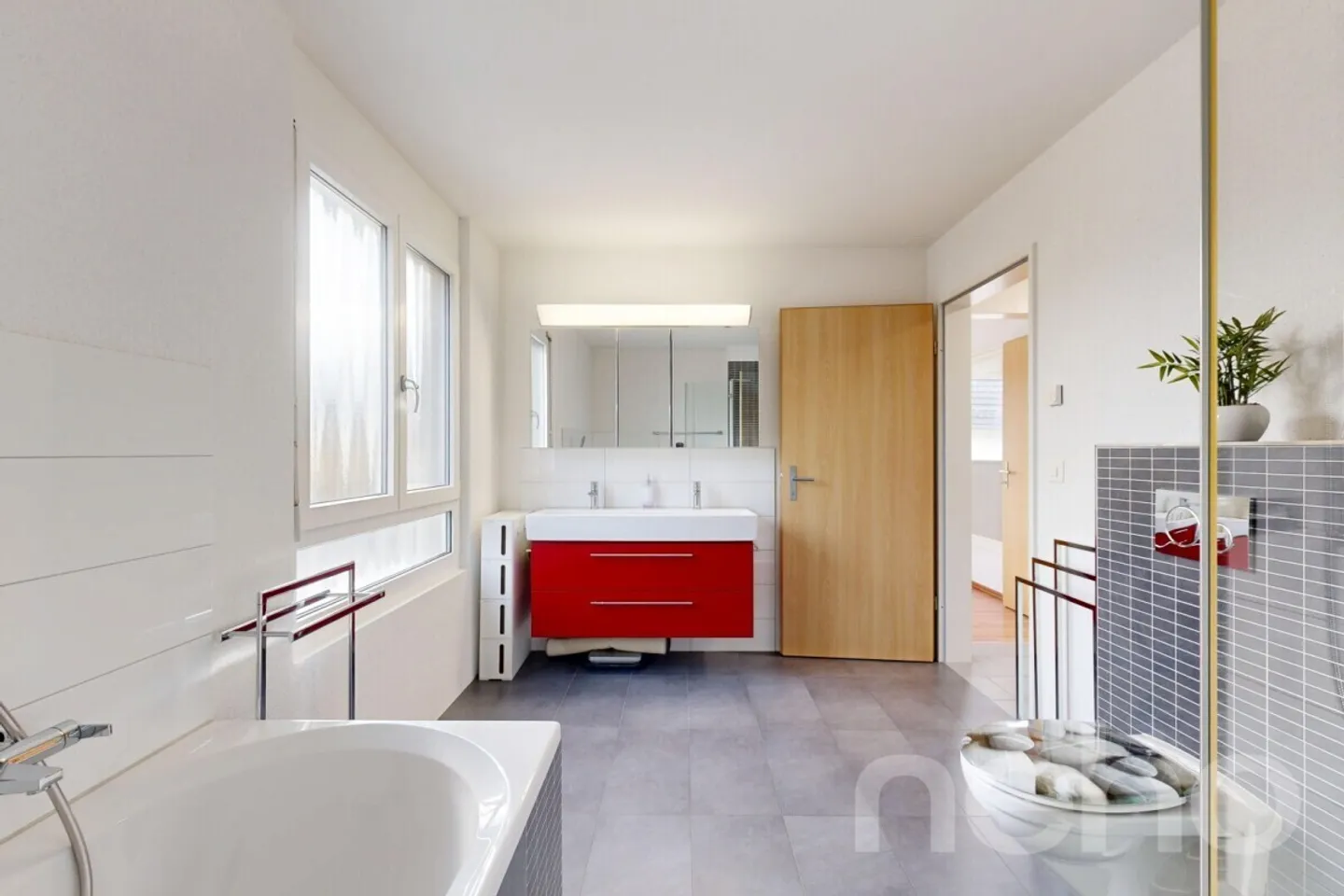 Maison individuelle avec 5,5 pièces et beaucoup d'intimité - Photo 7 sur 12