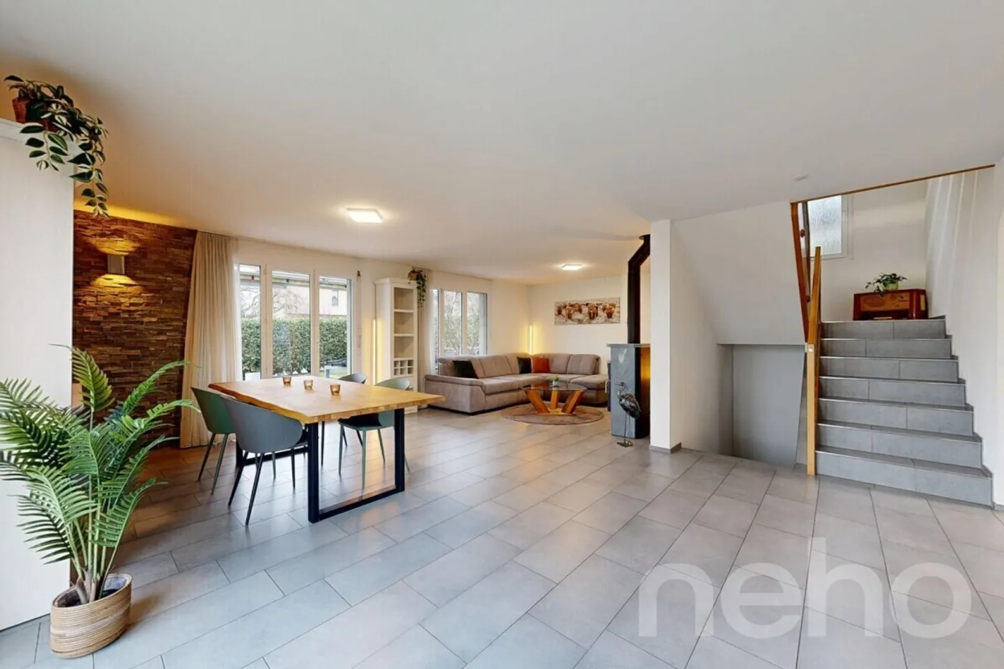 Maison individuelle avec 5,5 pièces et beaucoup d'intimité - Photo 3 sur 12