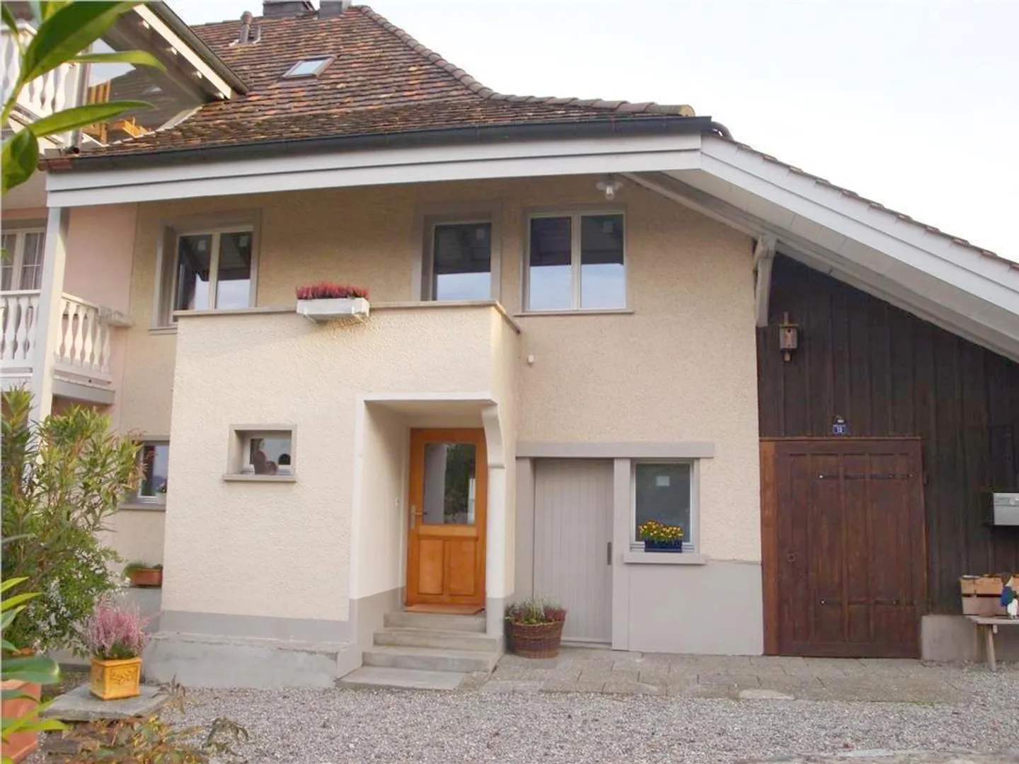 Casa a schiera angolare di 5 1/2 stanze, 200 m2 - Foto 3 di 10