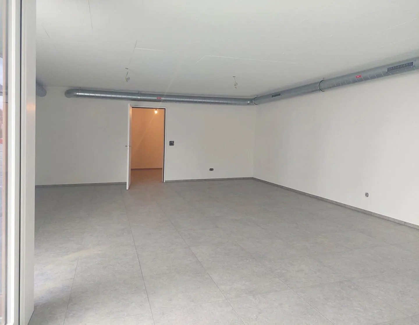 Moderne Gewerbefläche in Neubau  vielseitig nutzbar und ideal gelegen - Foto 2 von 6