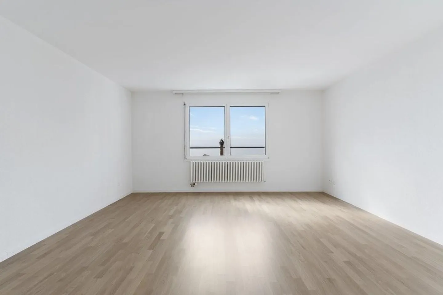Appartement Charmant avec Vue sur le Lac - Photo 2 sur 7