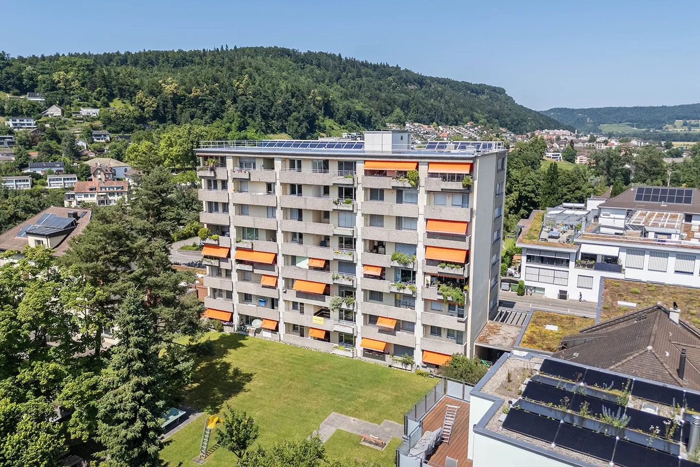 RÉSERVÉ - Appartement attrayant à usage personnel ou comme bien d'investissement - Photo 1 sur 14