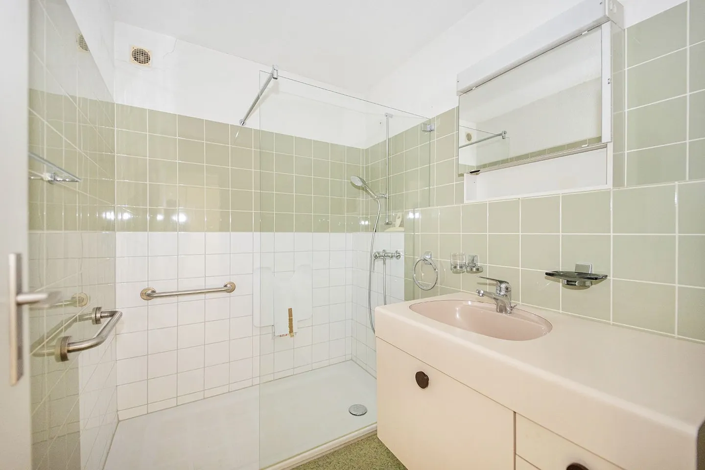 RÉSERVÉ - Appartement attrayant à usage personnel ou comme bien d'investissement - Photo 8 sur 14