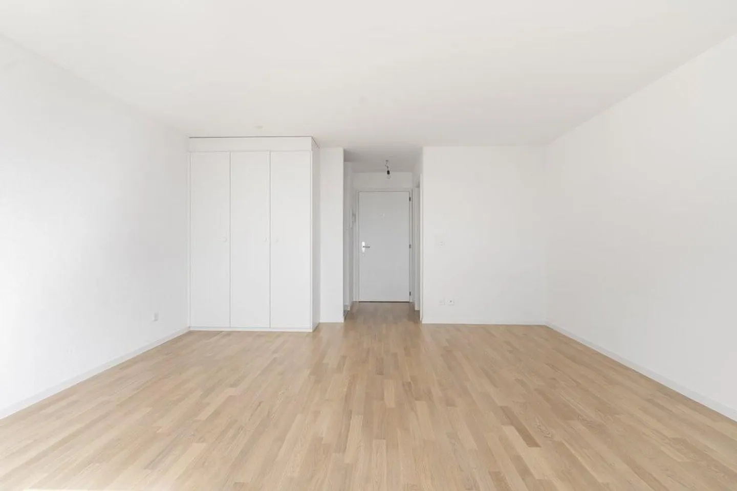 Appartement Charmant avec Vue sur le Lac - Photo 4 sur 7