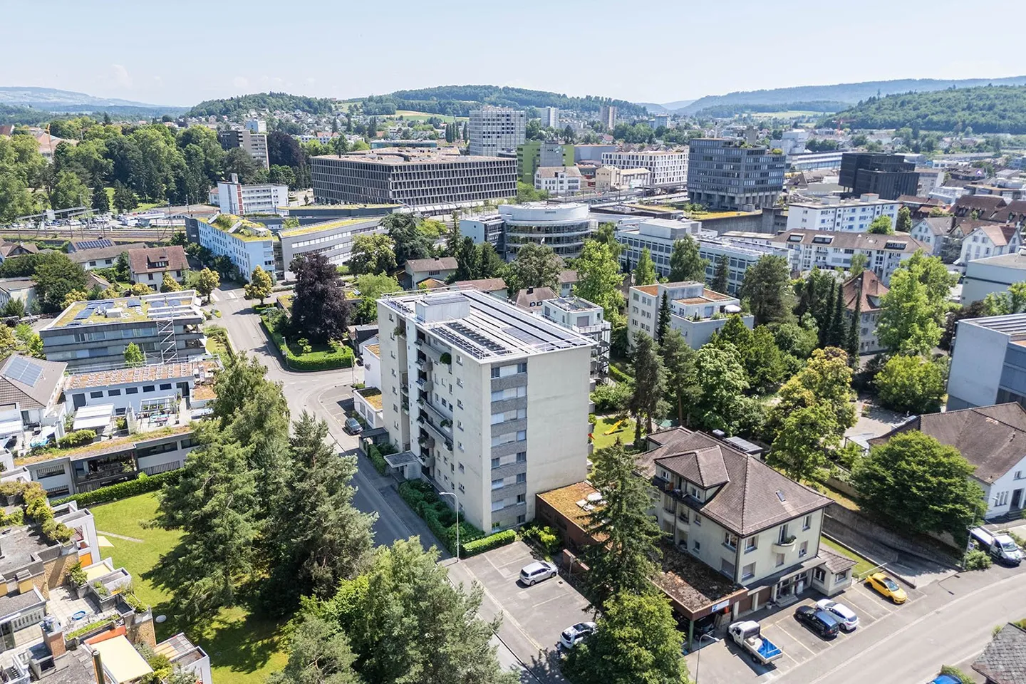 RÉSERVÉ - Appartement attrayant à usage personnel ou comme bien d'investissement - Photo 2 sur 14