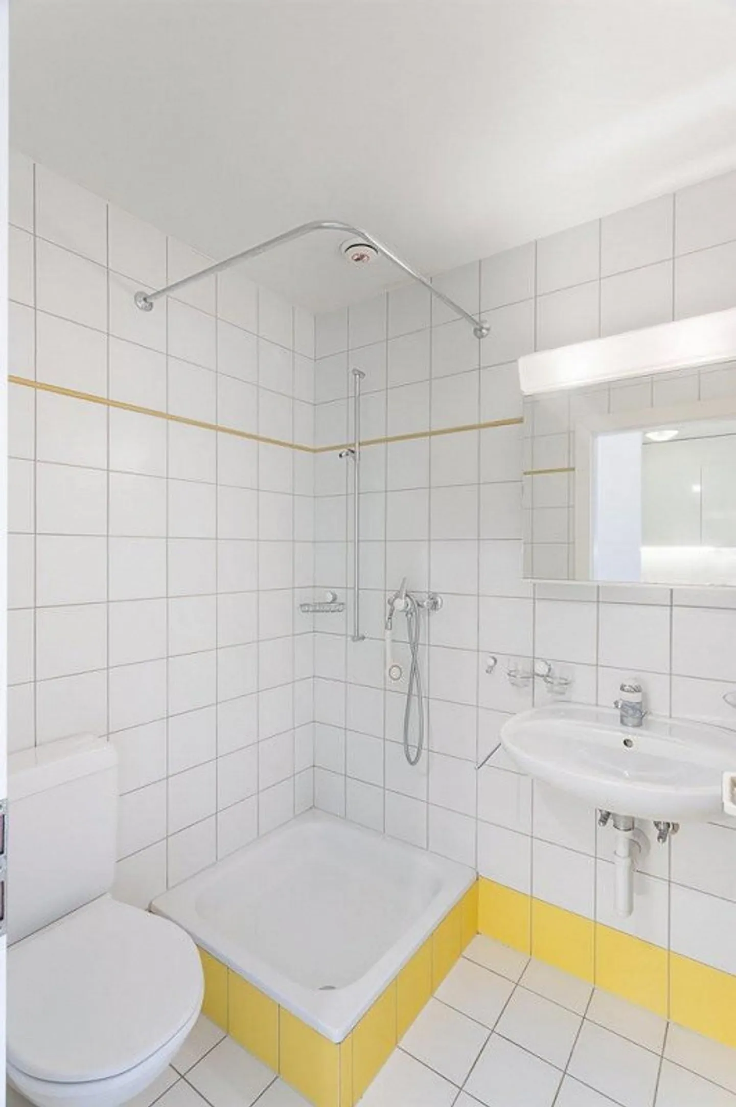 Appartement Charmant avec Vue sur le Lac - Photo 6 sur 7
