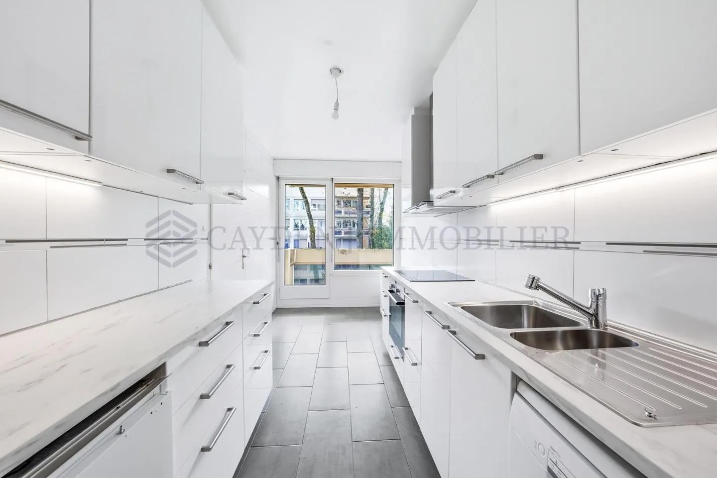 Beautiful 7-room apartment in the Malagnou area - Photo 6 of 9