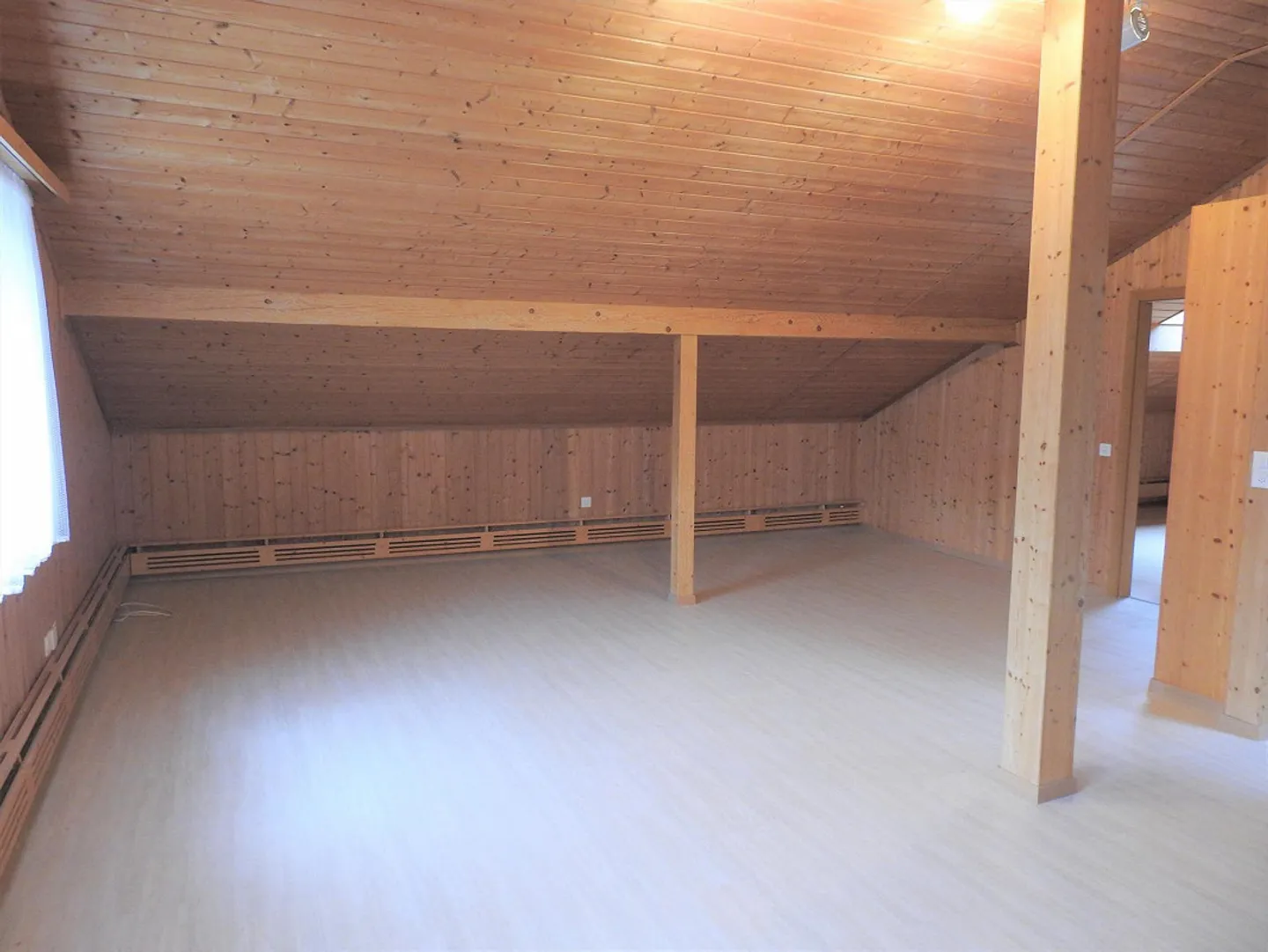 2 1/2 Attic Apartment - Photo 3 of 3