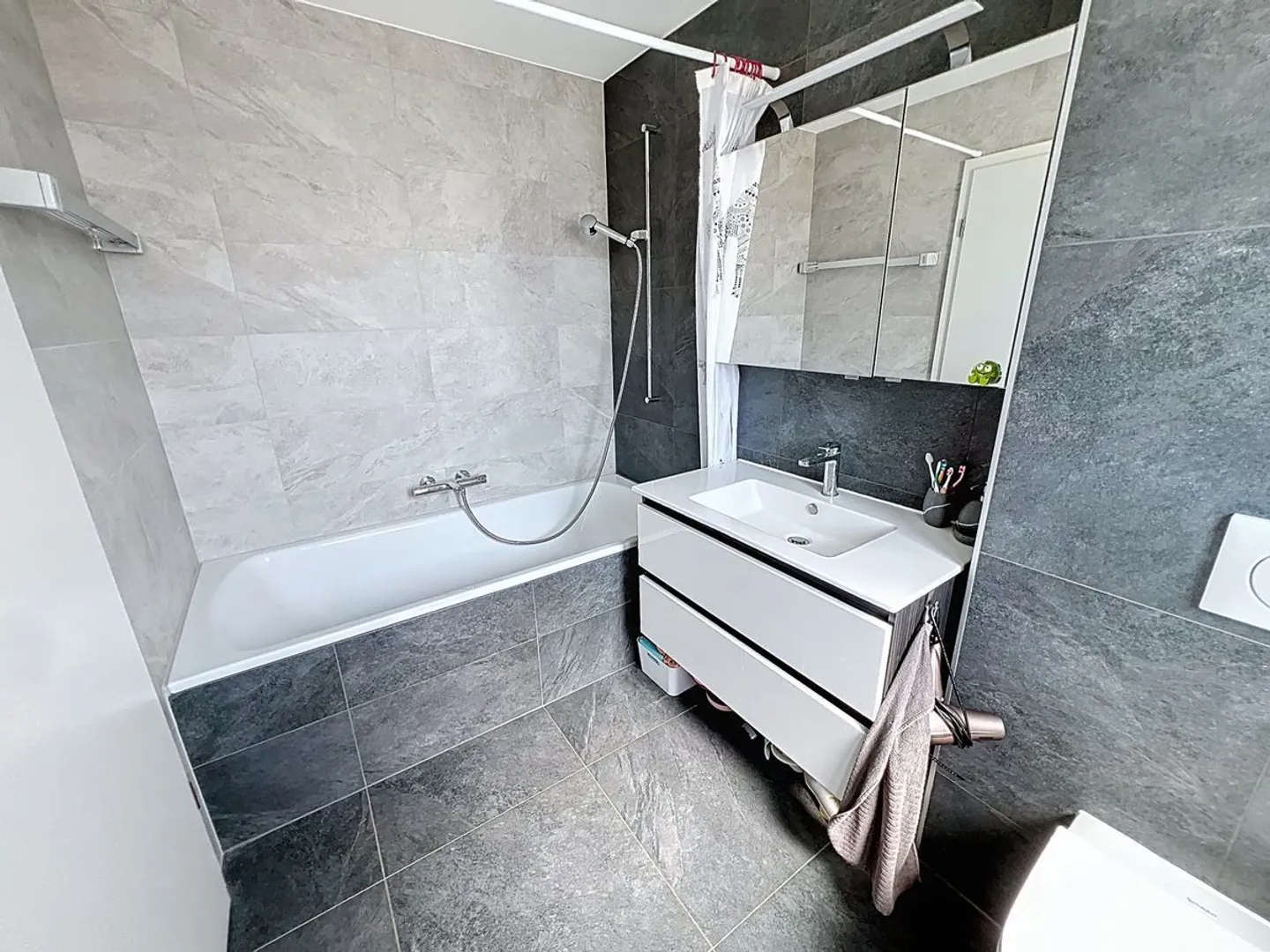 Appartamento in vendita - Foto 8 di 13