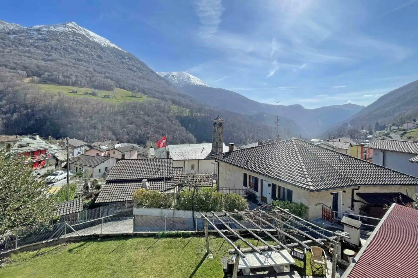 Casa unifamiliare - Foto 2 di 15