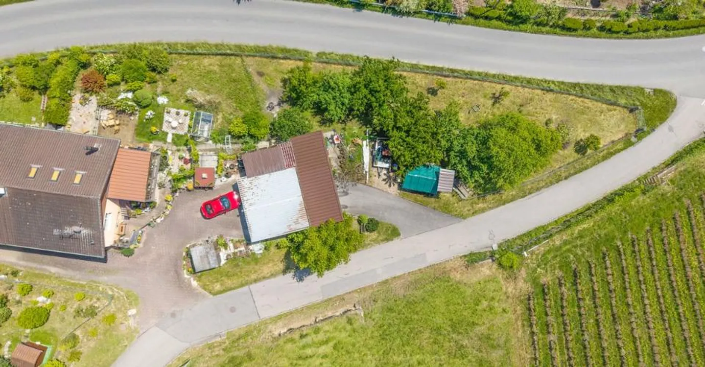 Casa con vista sul lago di Morat e la possibilità di costruire un appartamento - Foto 5 di 9