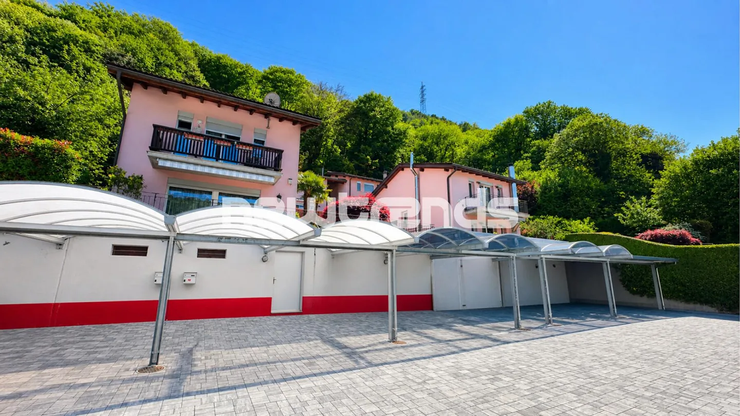 Raffinierte Villa mit Garten - Foto 13 von 17