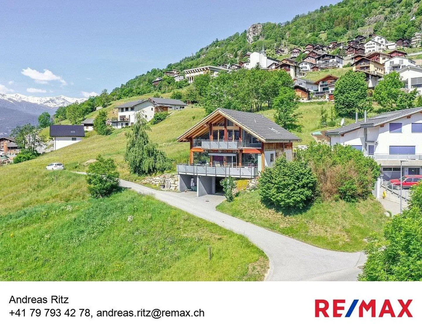 Einfamilienhaus mit spektakulärer Aussicht - Foto 1 von 13
