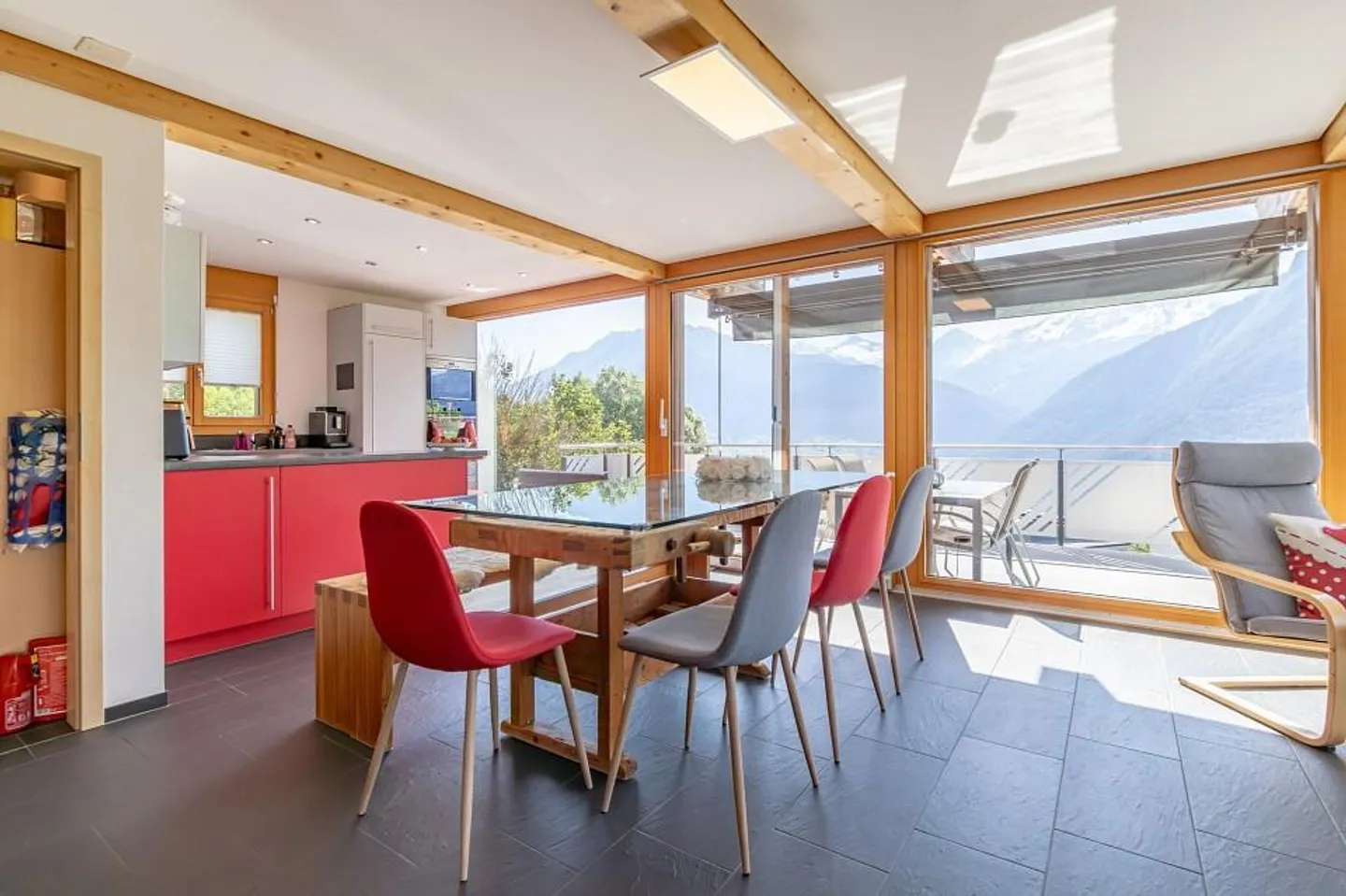 Einfamilienhaus mit spektakulärer Aussicht - Foto 2 von 13