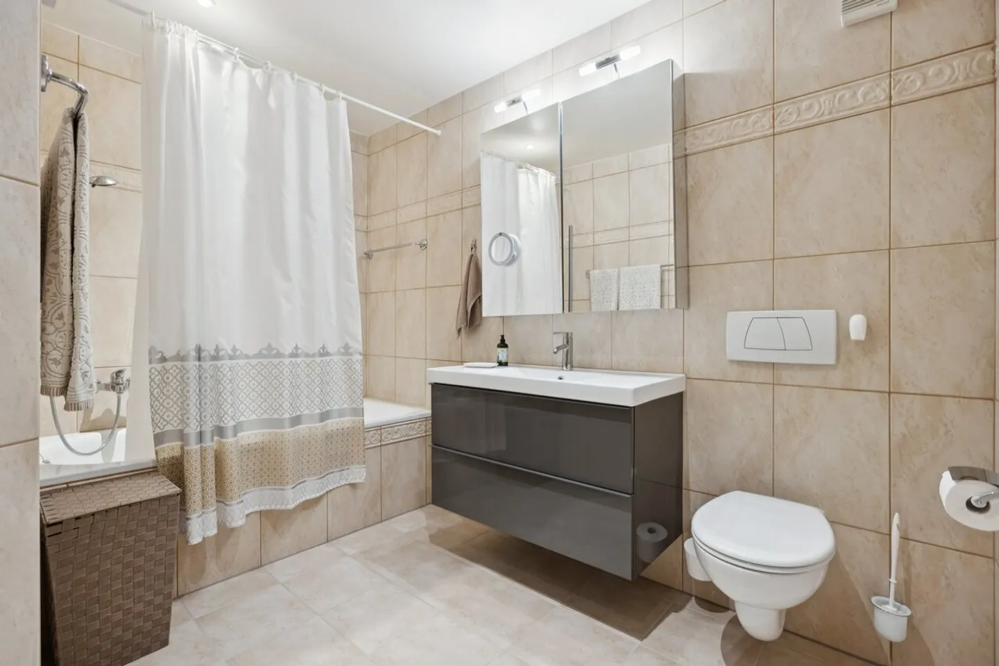 Charming apartment in the heart of the village of Lonay - Photo 6 of 15